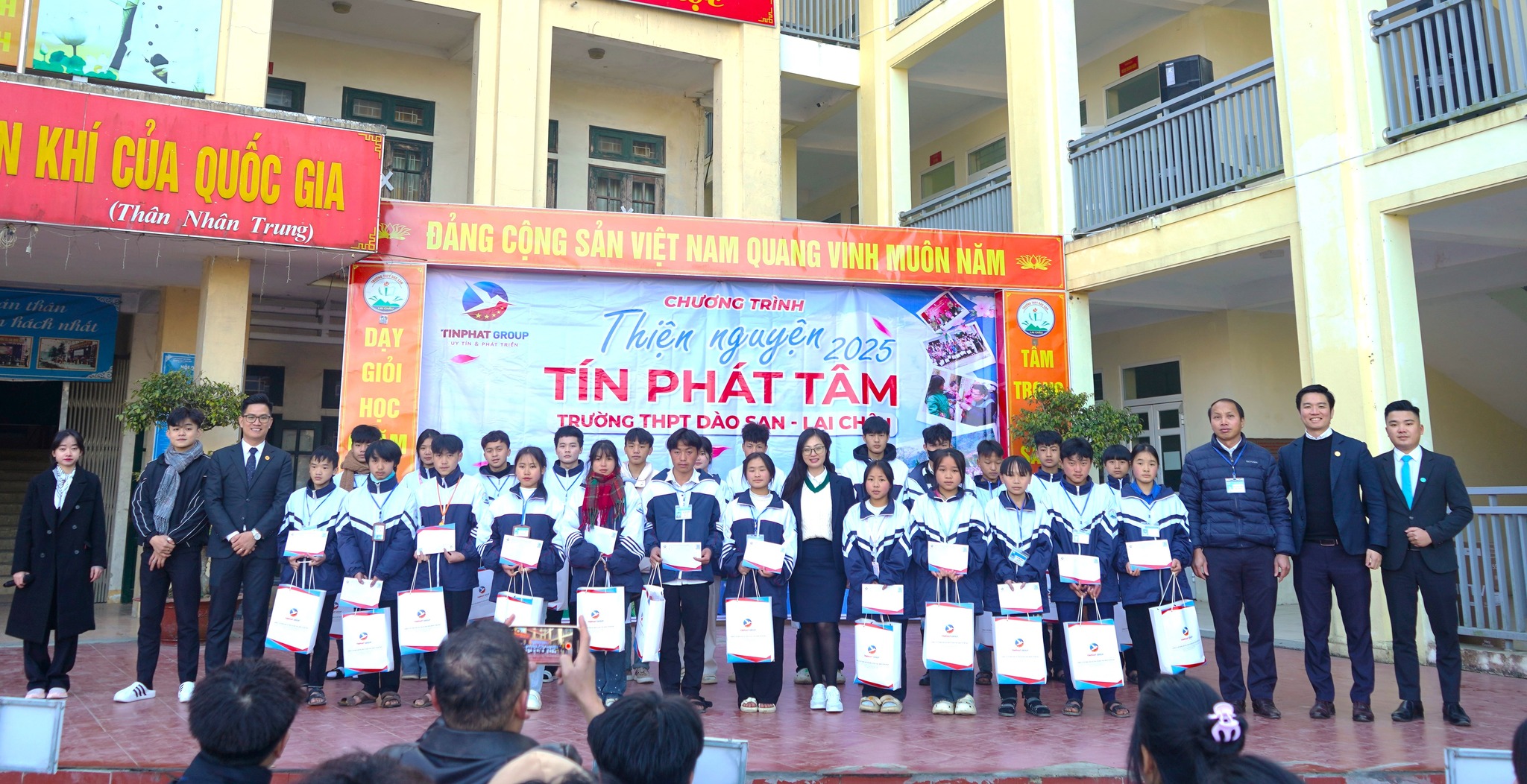 Tín Phát Tâm trao cơ hội thay đổi tương lai tới học sinh vùng cao Tây Bắc